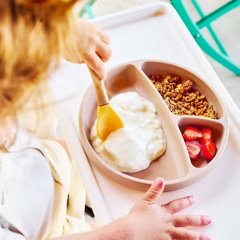 Set repas bébé en silicone – Assiette, cuillère et bavoir